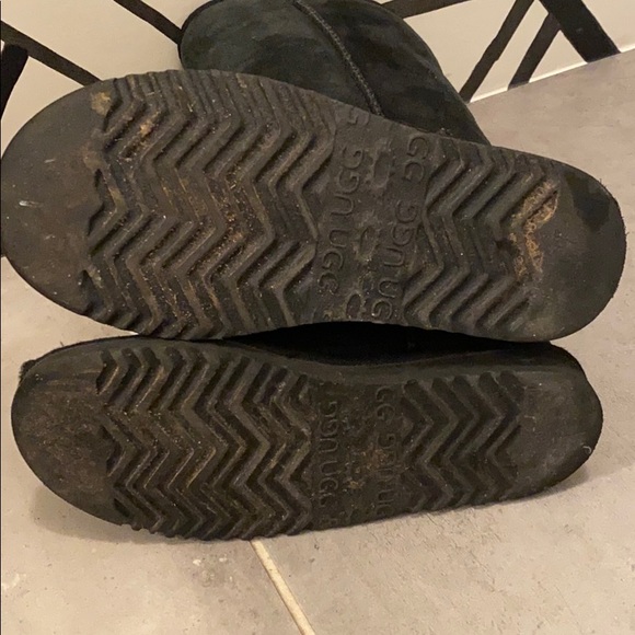 Uggs - Picture 4 of 4